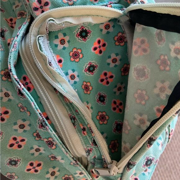 KAVU Daisy Doodle One Of A Kind Limited Edition Rope Sling Crossbody Bag - Picture 5 of 12